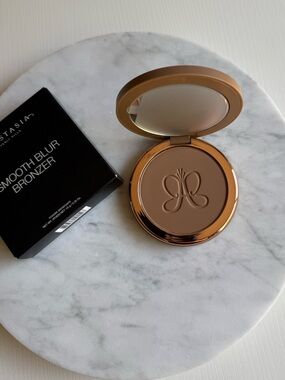 Brand New Anastasia Beverly Hills Bronzer Smooth Blur Bronzer Golden Beach Glow